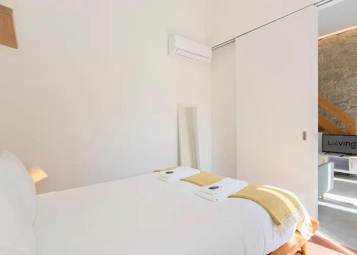 Liiiving In - Terrace & Sunny *