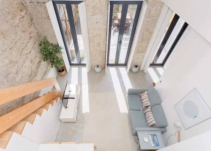 Liiiving In - Terrace & Sunny